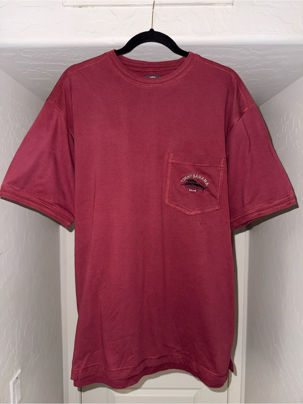 Tommy Bahama Men's Short-Sleeve Pocket T-Shirt — Red